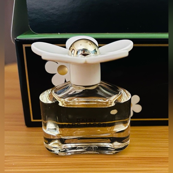 Marc Jacobs Daisy Eau de Toilette Perfume Dabber - Picture 3 of 3